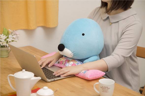 ぬいぐるみ型「ぼのぼの PCクッション」