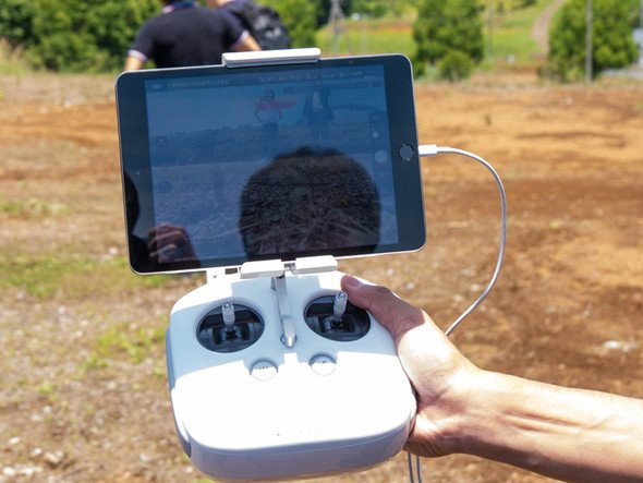 Phantom 4のコントローラー（プロポ）