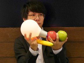 好きな色をピックアップして持ち運べるライト「COLOR UP」