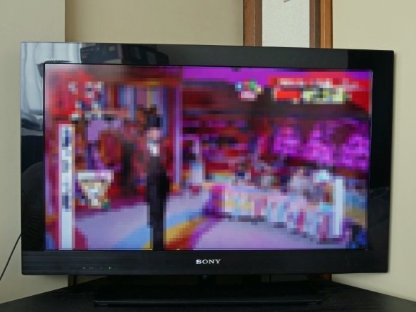 筆者の部屋にあるテレビ
