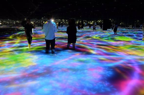 アート展「DMM.プラネッツ Art by teamLab」