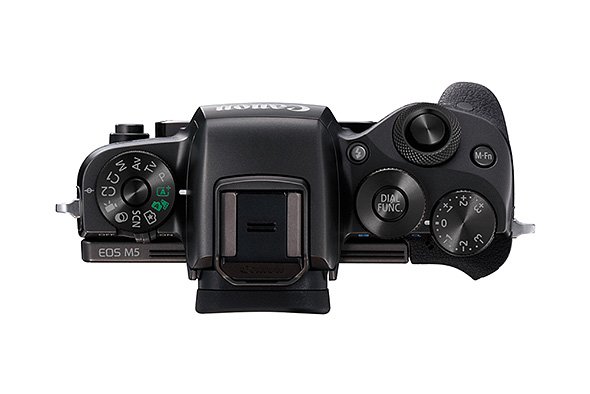 EOS M5