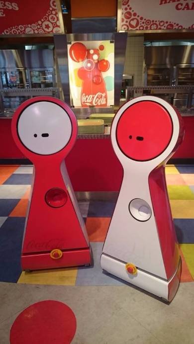 コカ･コーラ初のロボット「CoRoBo」
