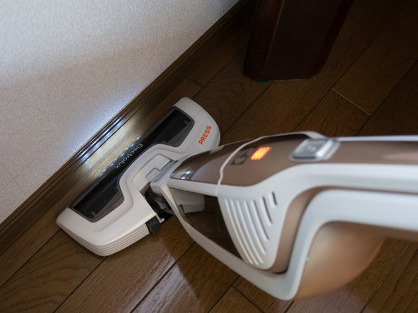 スティックのヘッドにLEDライトがついている
