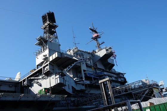 アメリカ海軍の航空母艦「ミッドウェイ」