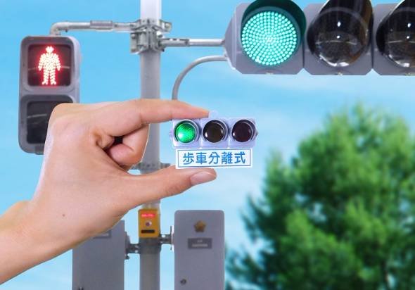 スイッチで光る「ミニチュア信号機」ガチャ