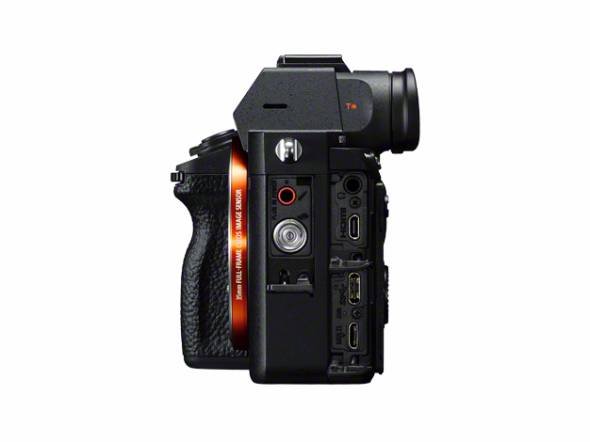 デジタル一眼カメラ「α7R III」