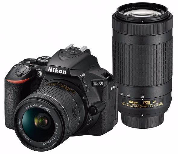 ニコン「D5600 ダブルズームキット」