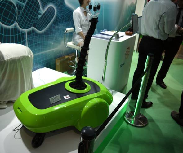 白い家庭用ロボット