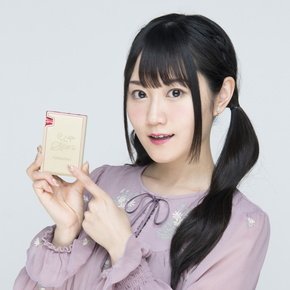 化粧箱や専用レザーケースも特別仕様