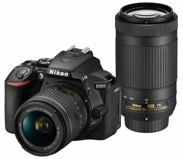 ニコン「D5600 ダブルズームキット」