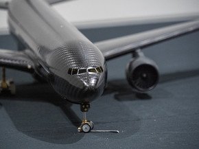 記者会見で展示されたJALの飛行機