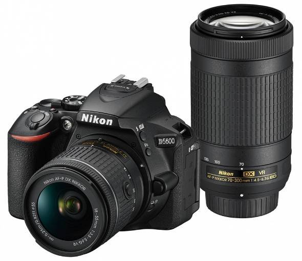 ニコン「D5600 ダブルズームキット」