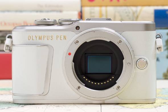 オリンパス「PEN E-PL9」