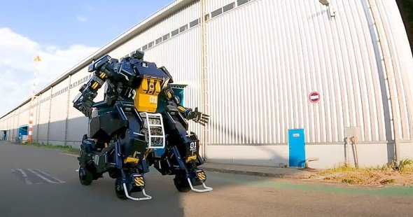 photoロボットモードでの走行の様子（公開した動画から抜粋）