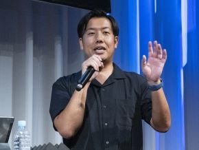 市根井氏