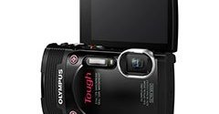 水中で自分撮り チルト液晶搭載のタフカメラ「OLYMPUS STYLUS TG-850