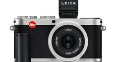 ライカ、「ライカX2」にファインダーとハンドグリップをセットにした