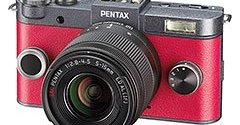 クラシカルデザインをまとった“Q”新モデル 「PENTAX Q-S1」8月28日発売