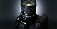 高倍率ズームで撮る夜の巨大建造物――タムロン「28-300mm F/3.5-6.3 Di