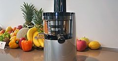 3つの絞り方を楽しめるスロージューサー、ヒューロム「H2Hスーペリア