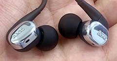 3つの“AKG史上初”を持つハイブリッド型イヤフォン「N40」登場