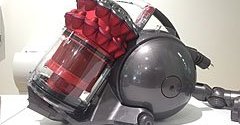徹底した掃除に最適」――2つのクリーナーヘッドを持つ「Dyson Ball