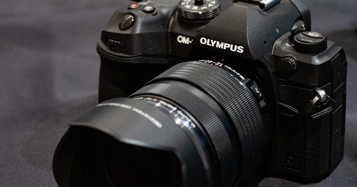 50年ぶりの「OM-1」は王道進化を遂げたOM-Dだった：荻窪圭のデジカメ