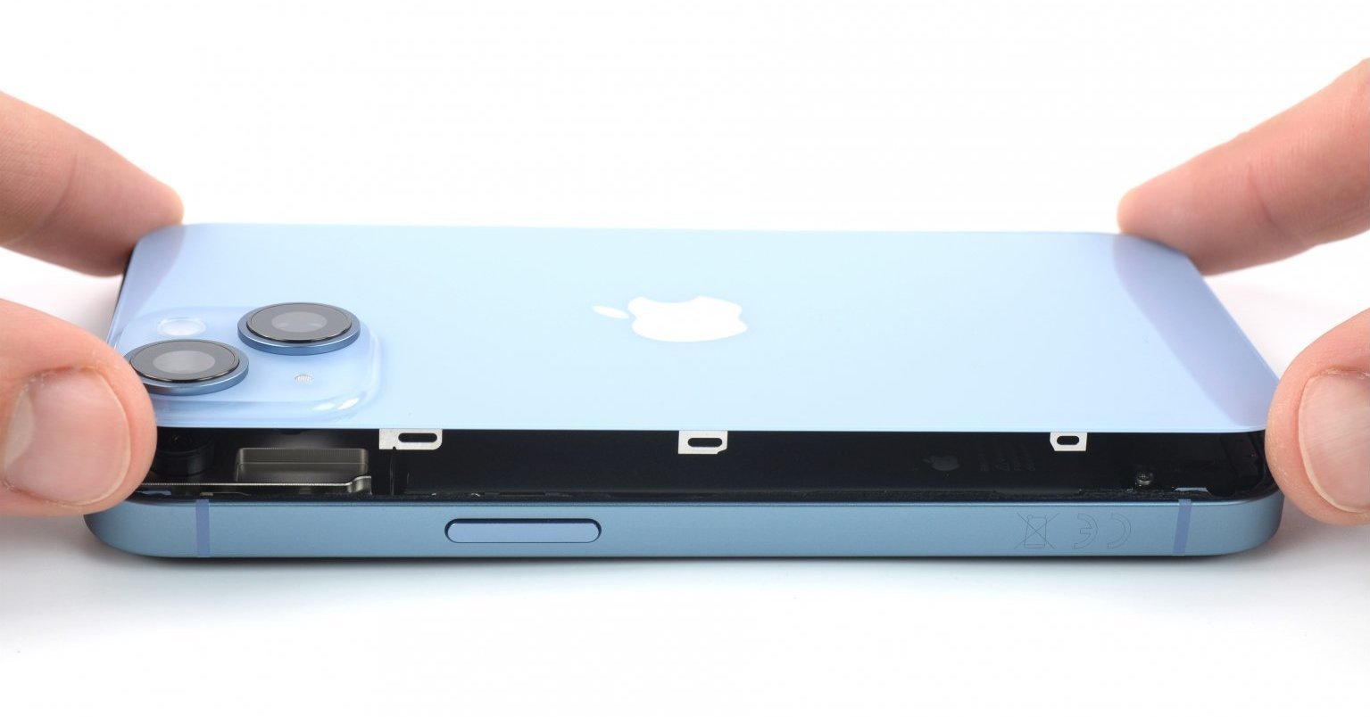 iPhone 14」をiFixitが分解 「数年に1度の大改善」と高評価 - ITmedia NEWS