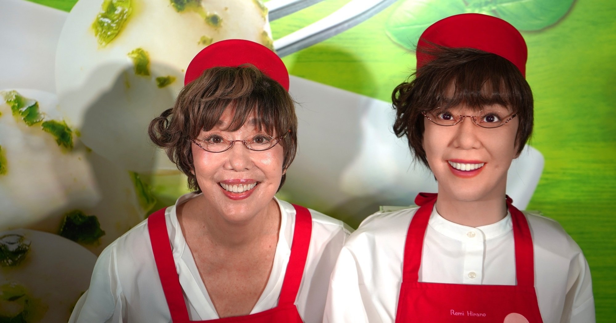 “メカ平野レミ” と平野レミが対面　ChatGPT搭載ロボ登場　本人そっくりのAI音声で会話