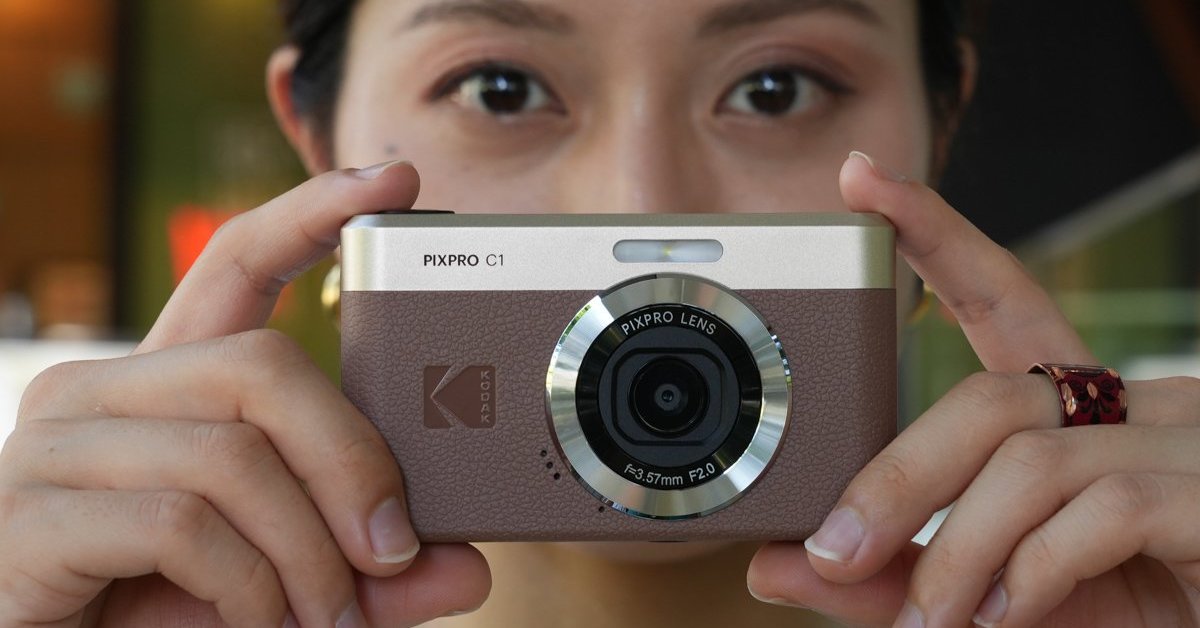 小さく、軽く、安く、そして“エモい” コダック「PIXPRO C1」は廉価な