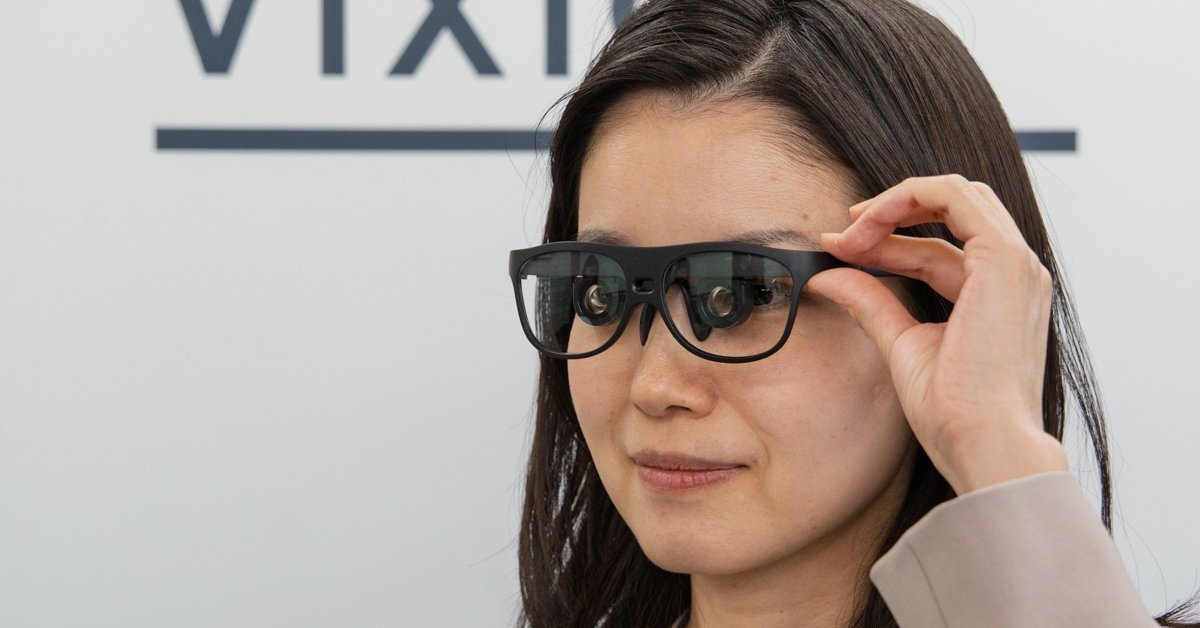 視野は約2.4倍、レンズが大きくなった「ViXion2」は近視×老眼の福音と
