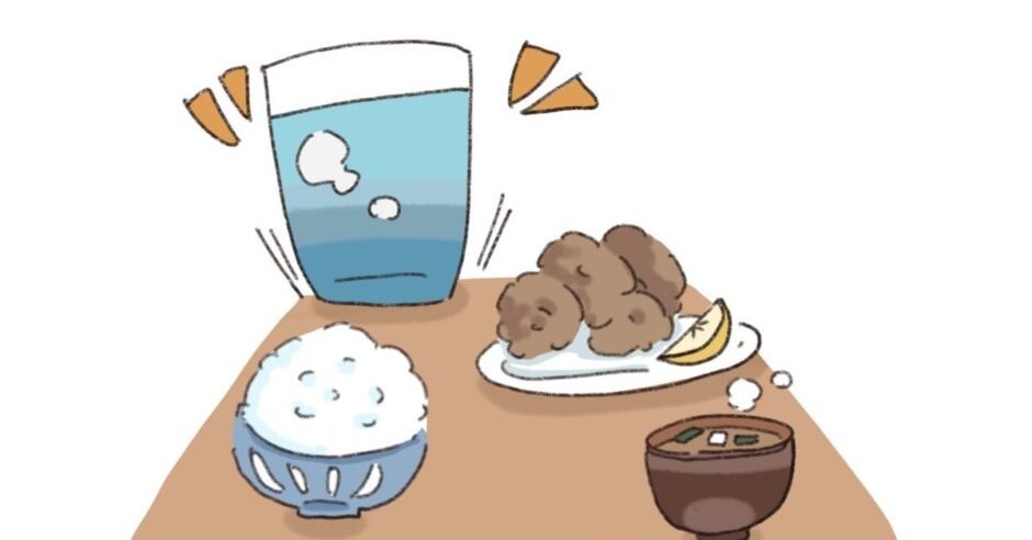 「食事中に水を飲むと食べ過ぎない」、実はウソ？　食べる量を左右していたのは…… 米研究者が検証