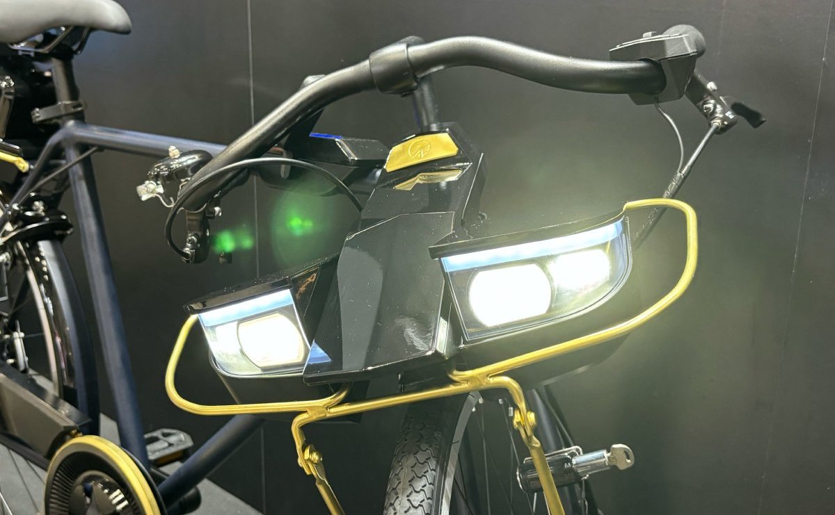 大人向け「スーパーカー自転車」は和テイストだった リトラクタブル